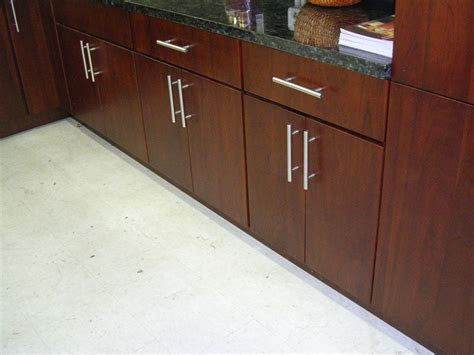 discontinued  cherry slab door kitchen cabinetsm