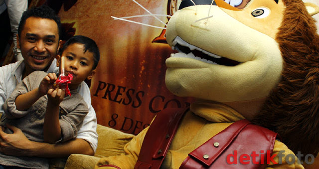 Giring 'Nidji' Kerja Bawa Anak