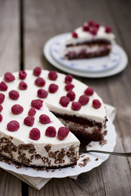 Šokolaadi-kohupiima-vaarikatort / Chocolate, curd cheese and raspberry cake