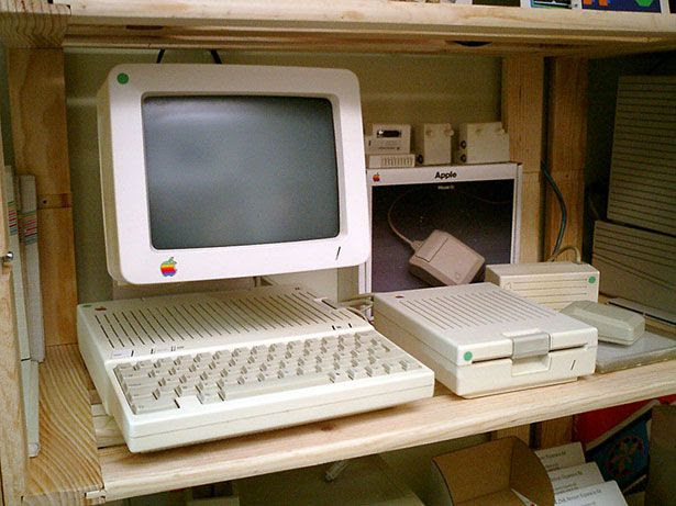 25 years of Apple evolution in pictures (97 photos)