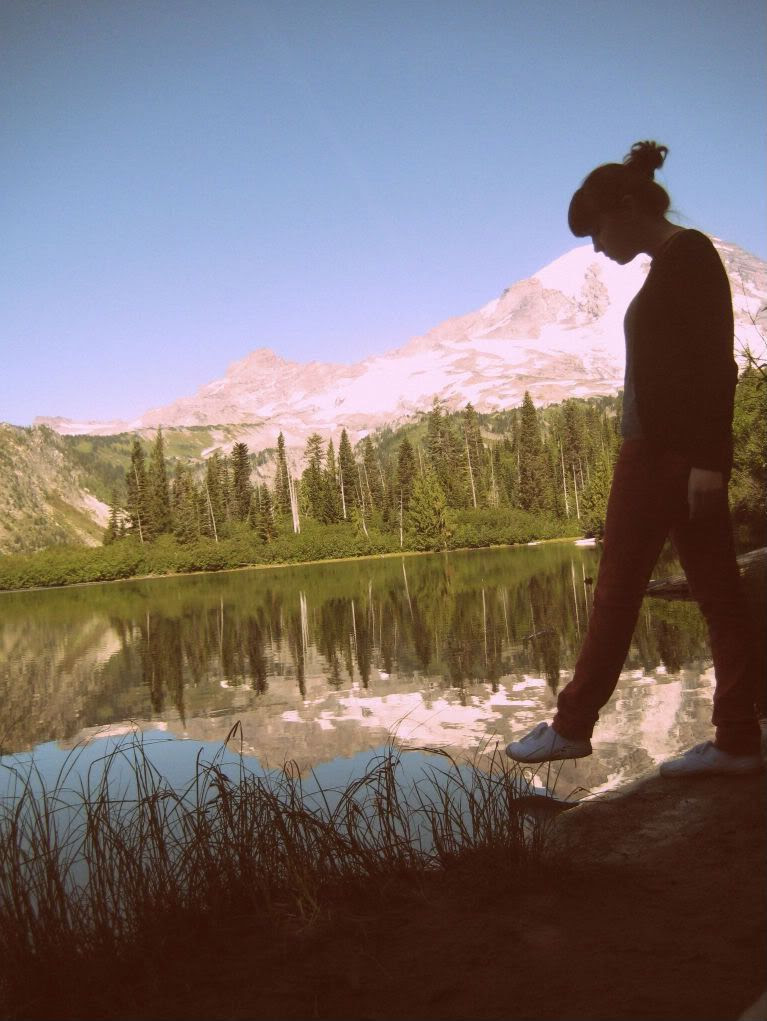 theclotheshorse, the clothes horse, pictures, mt. rainier, lake, reflection, daily, outfit