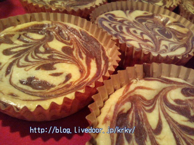 ２０１１ バレンタインスイーツpart２ チョコマーブルチーズケーキ レシピ付き うちのご飯 手作りおやつ キャラ弁も
