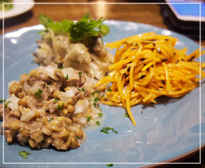 魚介系おつまみもちょこちょこ増えて、冷前菜の３種盛り。
