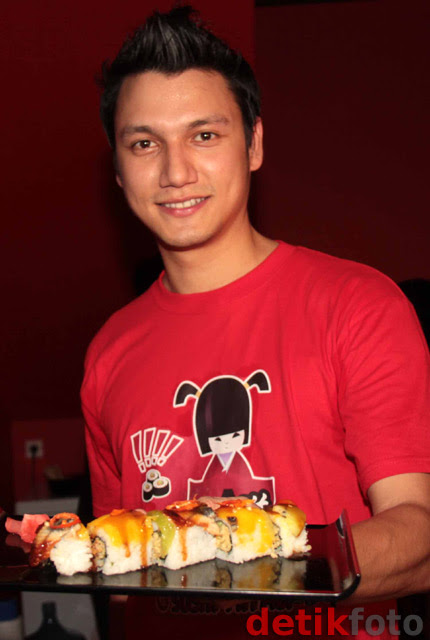 Artis-artis Buka Restoran Sushi