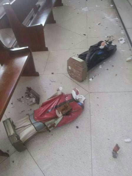 Sete imagens de santos foram destruídas