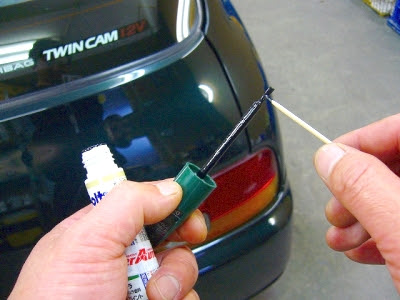 車のキズに タッチペンの上手で簡単な塗り方とは 中古トラック買いたい