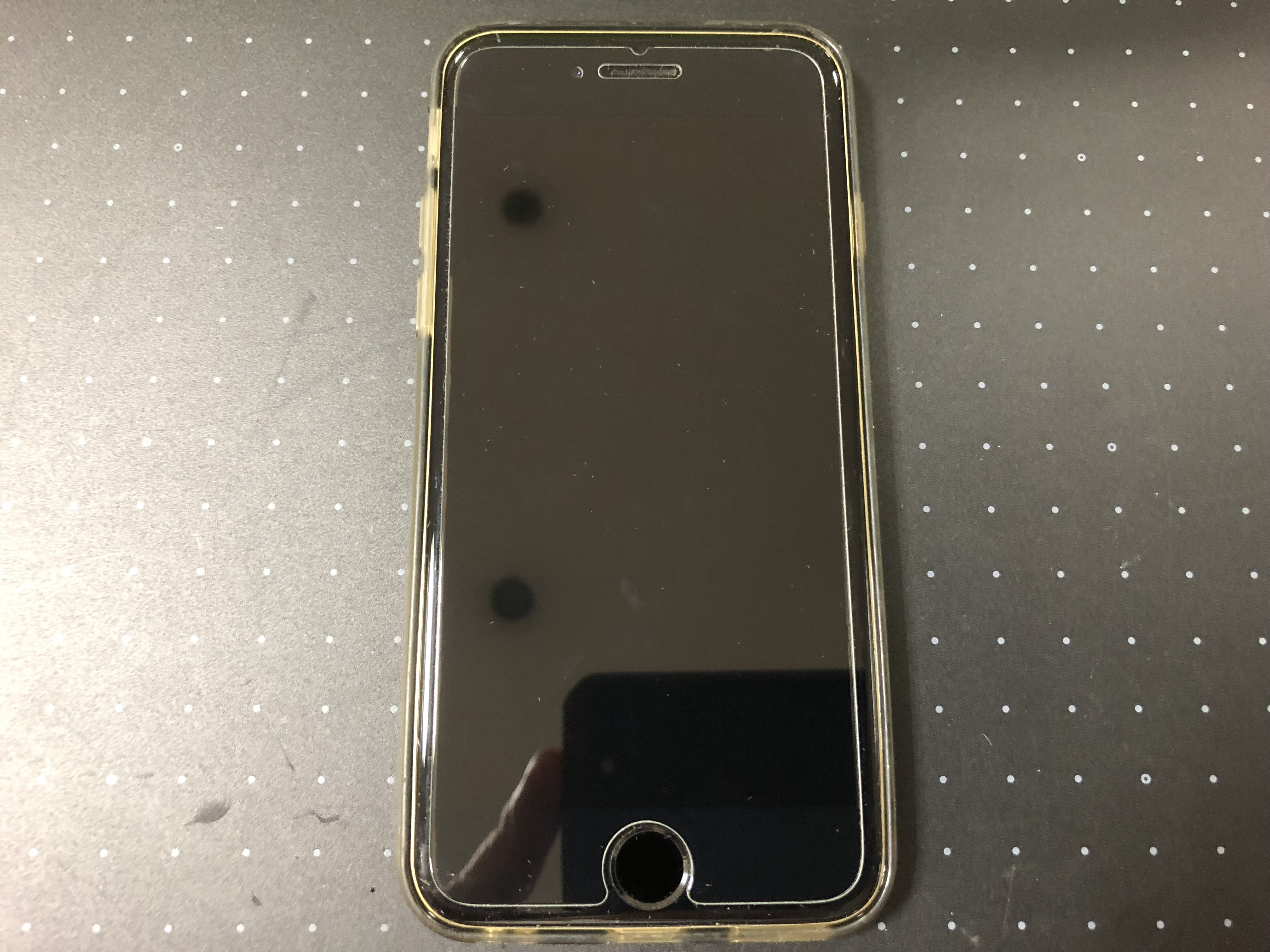 Iphoneの画面が真っ黒 何も映らない ブラックアウト の対処法 Iphone ブラックアウト 対処法 休ませる 酷使しない 山梨県で格安simやiphone修理ならモバイルコンサル