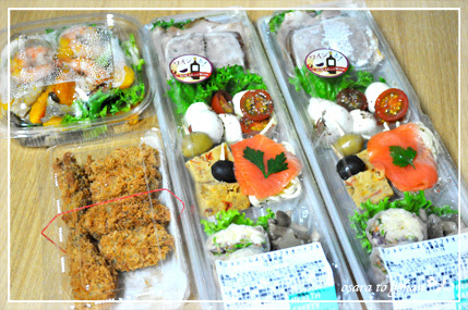 デパ地下土産クリスマス向けオードブル カステヘルミで お皿とごはん