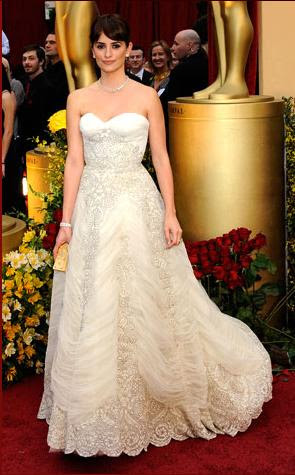 Penelope Cruz's dress, hair, and makeup were amazing in unison.