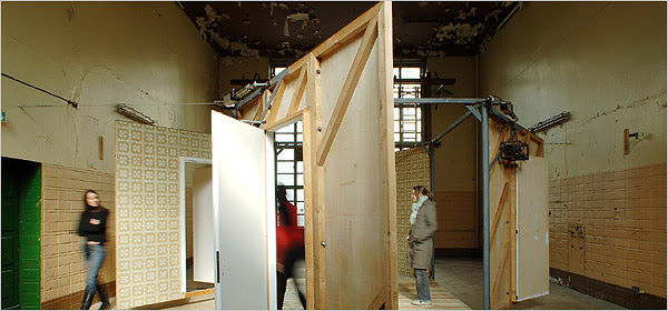 http://graphics8.nytimes.com/images/2006/05/06/arts/berlin1.span.jpg