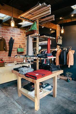 Small Clothes Boutique Decoration | Zen Bedrooms
