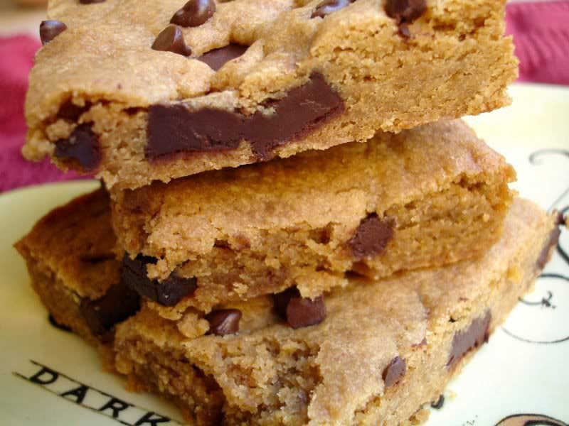 peanut butter chocolate chunk blondies