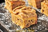 PASTELITOS DE NUECES Y FROSTING DE CAFÉ
