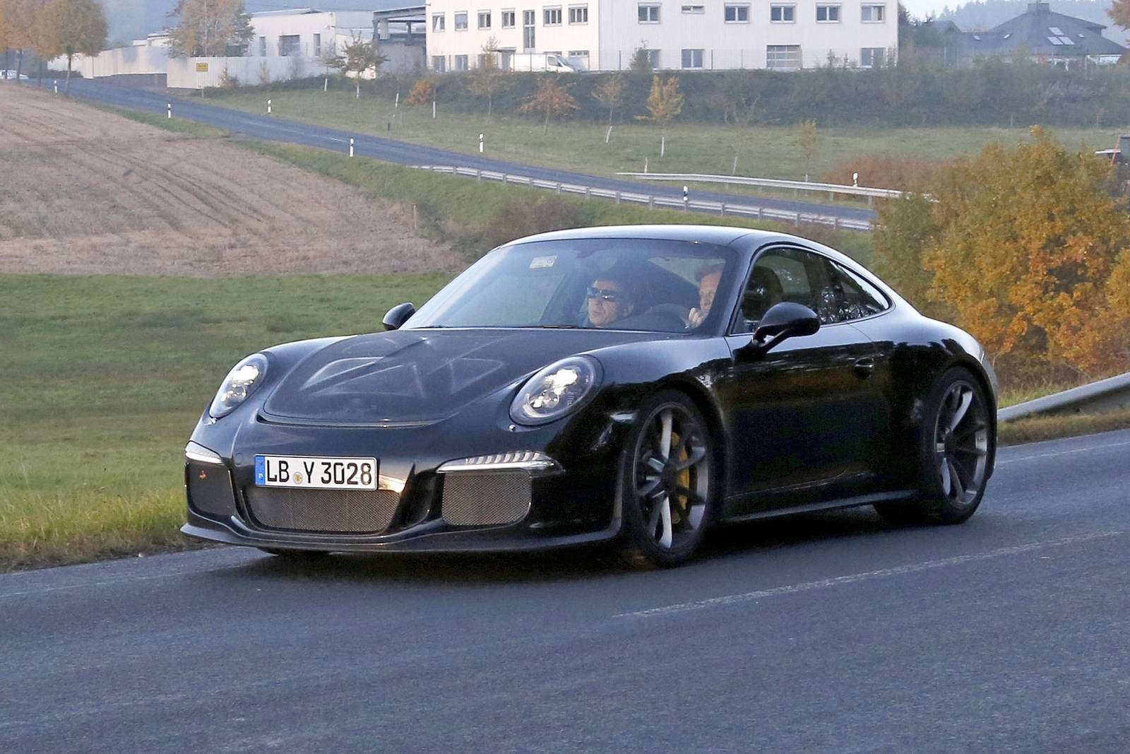 Porsche 911 R First Spy Shots From Testing - GTspirit