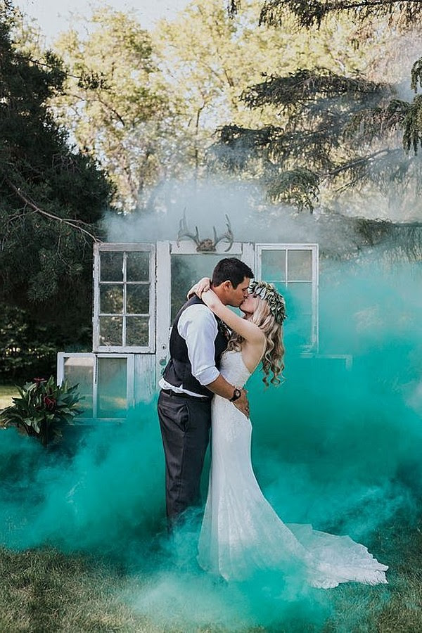 24 Colorful Smoke Bomb Wedding Photo Ideas Roses Rings