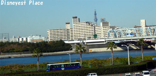 リゾートラインから見た東京スカイツリー Disneyest Place