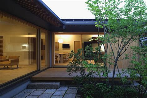 James canter postwar bungalows and midcentury ranches fill much of the prime downto. Timber-Framed Japanese House Built Around Private Gardens