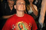 Wojciech Cejrowski podczas akcji 