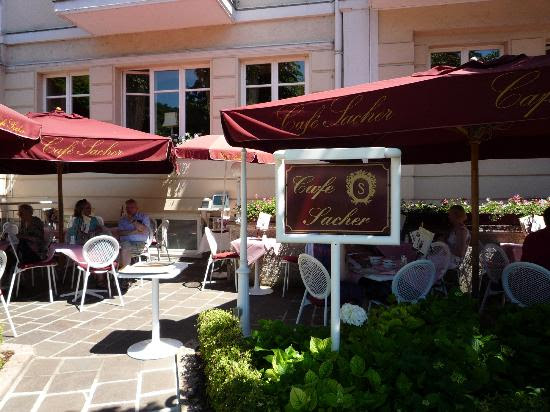Clasico
 - Picture of Cafe Sacher, Salzburg