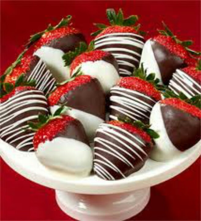 Valentine Flowers and chocolate | Valentine's Day | Pinterest