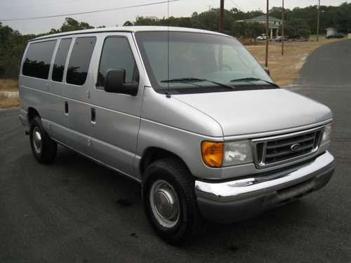 Sell Used 06 Ford Econoline E 350 12 Passenger Van Silver New Tires Well Kept In San Antonio Texas United States For Us 8 995 00
