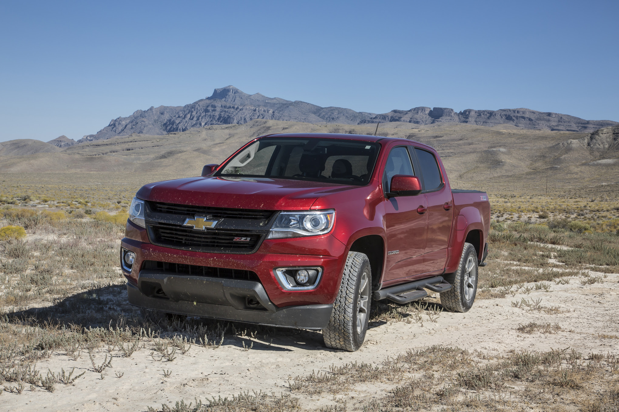 2015 Chevrolet Colorado Z71 front three quarters 03