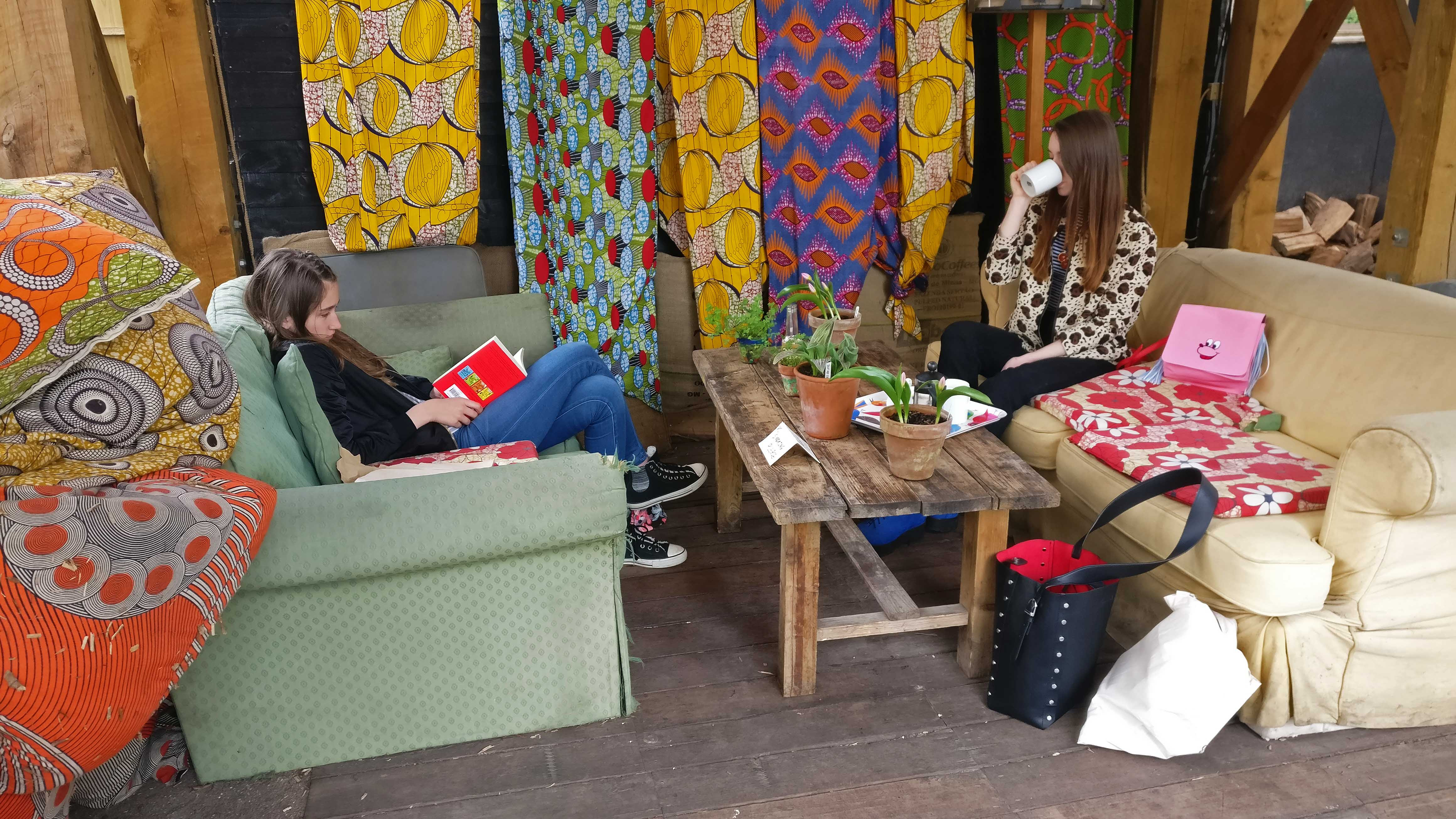 Dalston Curve Garden Sofa Area