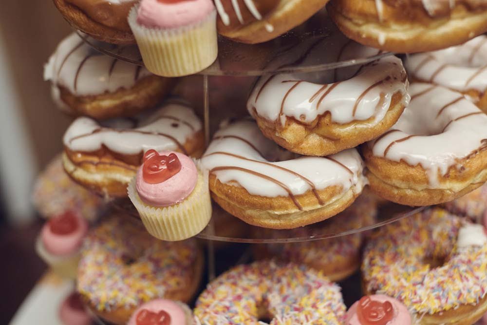 Vintage wedding cake pastries - www.helloromance.co.uk