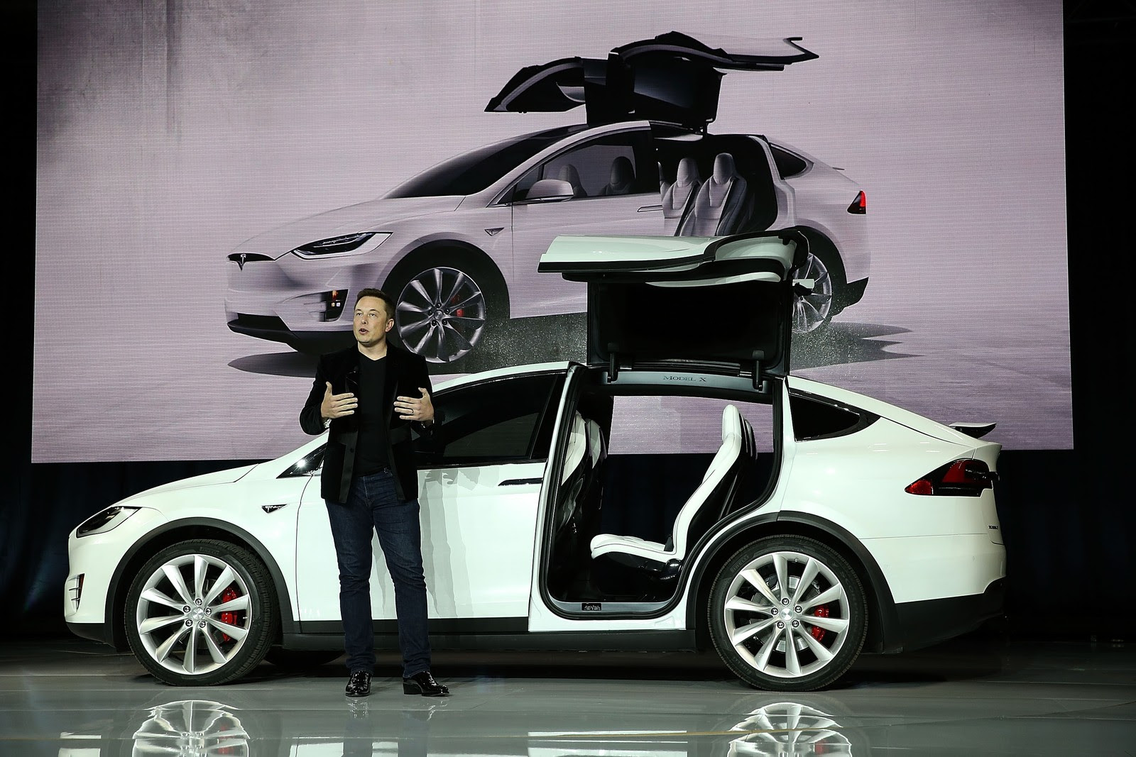 CEO da Tesla, Elon Musk, durante lançamento do Model X (Foto: JUSTIN SULLIVAN/GETTY IMAGES NORTH AMERICA/AFP)