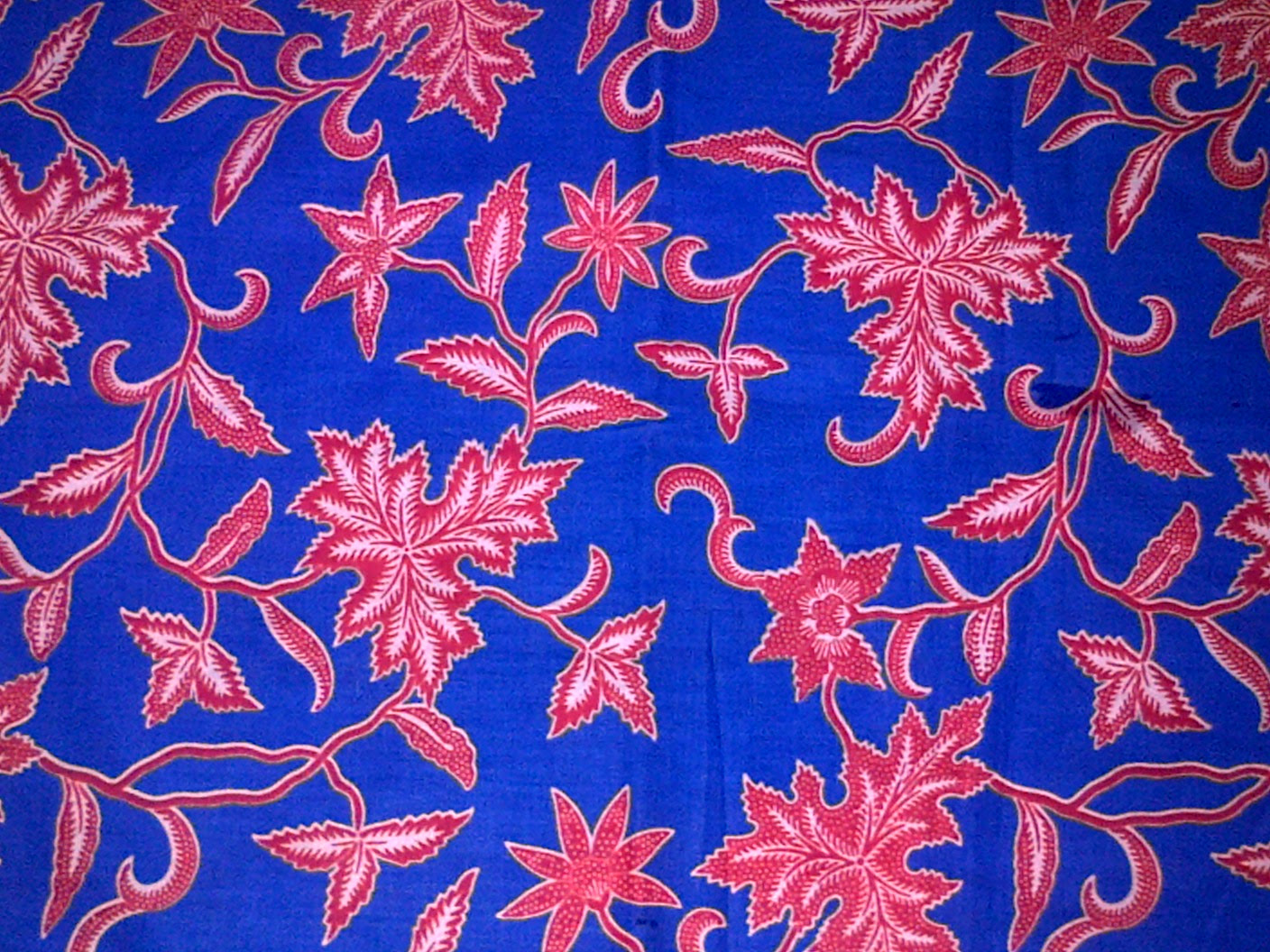 Batik pekalongan motif daun merah