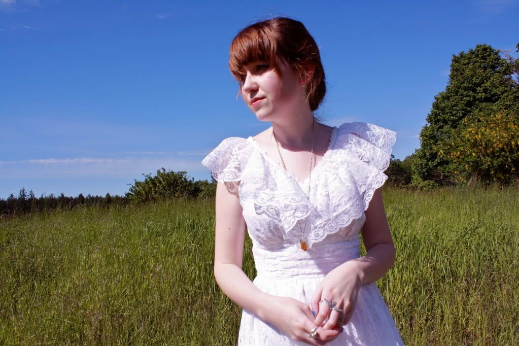 the clothes horse, personal style, fashion blog, white dress, vintage dress, lace dress, wedding dress, retro, vintage, summer, inspiration, field, romantic