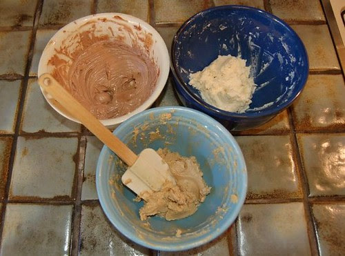 B-Cup Cake Icings