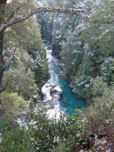 Los intensos colores del río Azul (Secretaria de Turismo de El Bolsón).