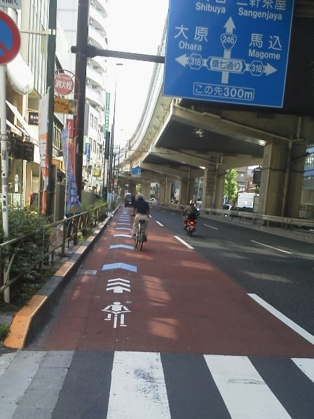 国道２４６号の自転車ナビラインが三軒茶屋まで延伸 - サイクリング世田谷