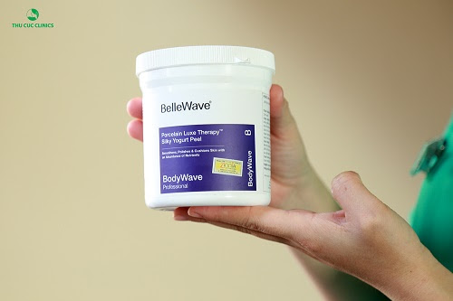 Tắm trắng phi thuyền tại Thu Cúc Clinic sử dụng dòng sản phẩm Bellewave cao cấp từ Đức, chiết xuất từ thiên nhiên. Đặc biệt, với sự hỗ trợ của thiết bị máy phi thuyền hiện đại, các dưỡng chất được thẩm thấu và phát huy công hiệu tối ưu nhất, cho da bật tông nhanh chóng.