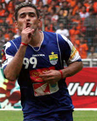 Cristian Gonzales - Persib Bandung (GOAL.com / Hermansyah)