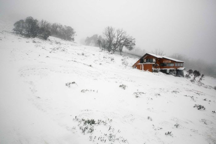 Meanwhile it is snowing in New South Wales, Australia in ...