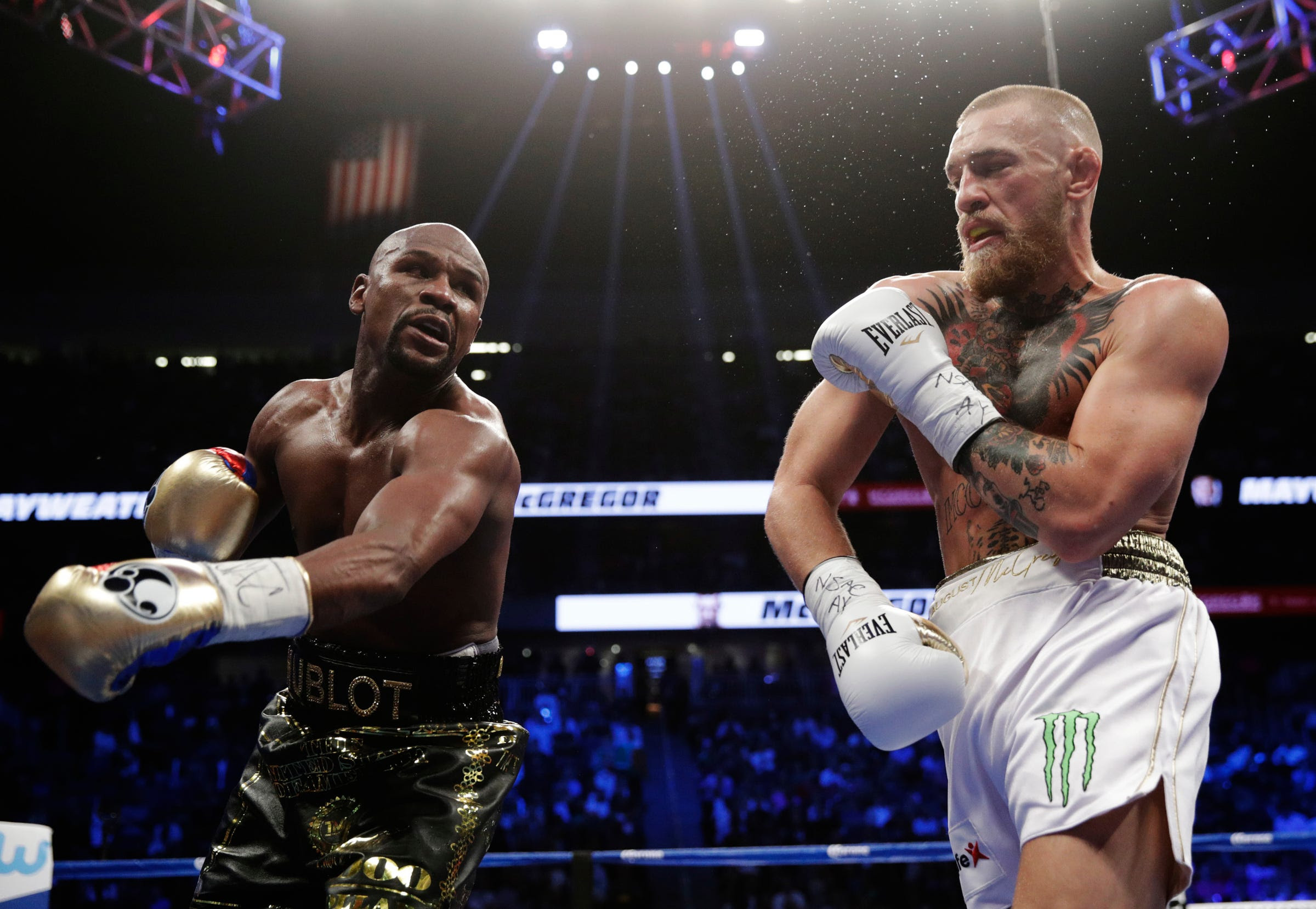 Mayweather defeats McGregor