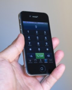 Celular, que pode emitir ondas que afetam a fertilidade masculina (Foto: Divulgação)