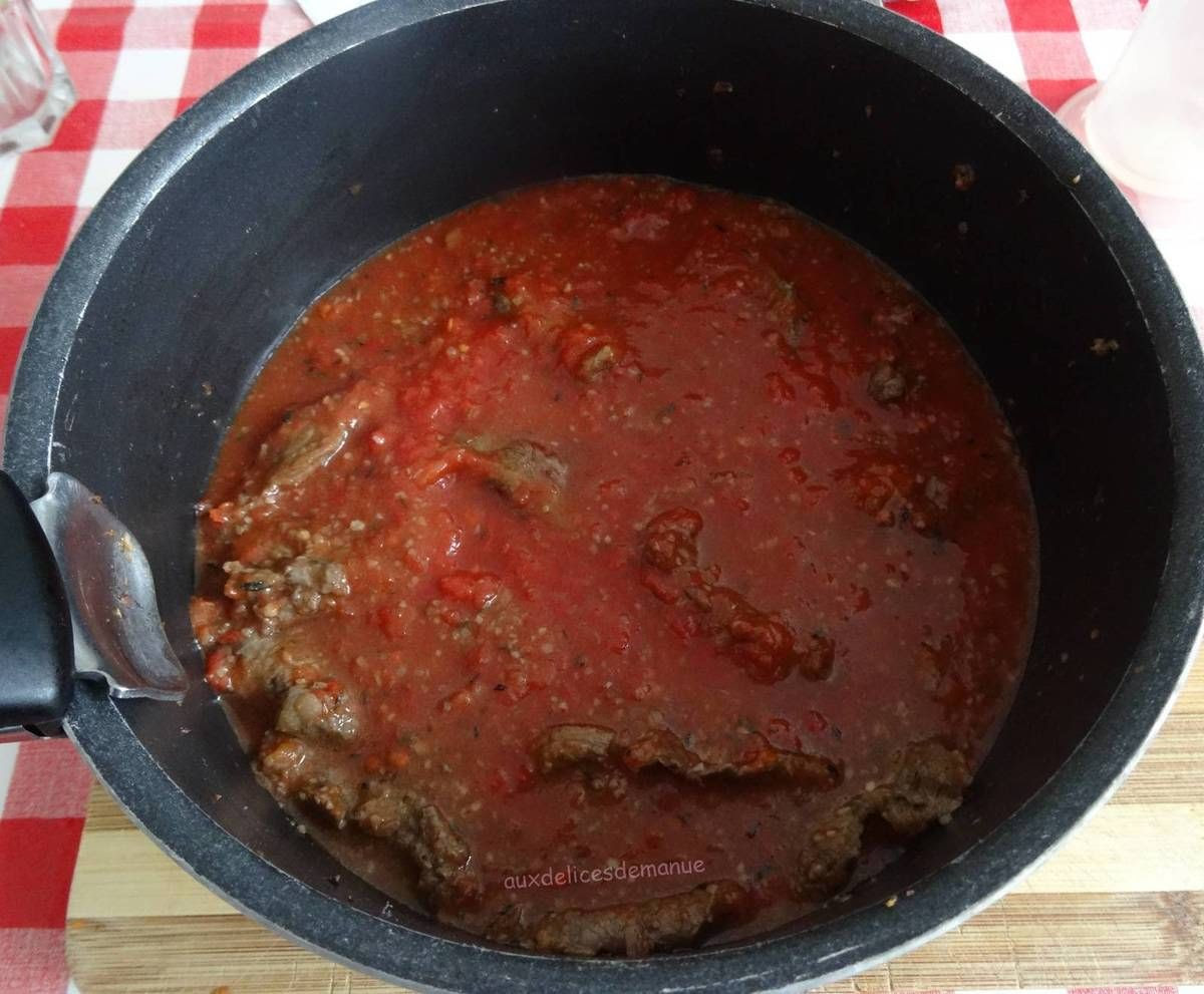 Mijote De Plat De Cotes De Bœuf A La Sauce Tomate Auxdelicesdemanue
