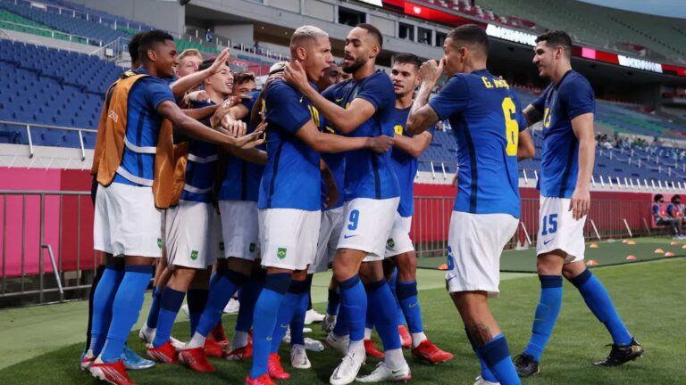 Richarlison decide, e Brasil se classifica em 1º no ...