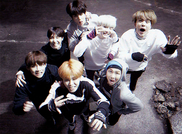 http://s14.favim.com/orig/160222/bts-gif-jin-suga-Favim.com-4030689.gif