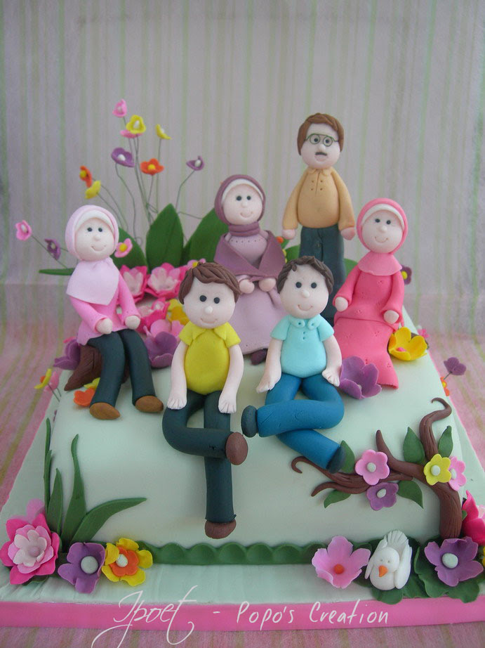 Family in One Cake