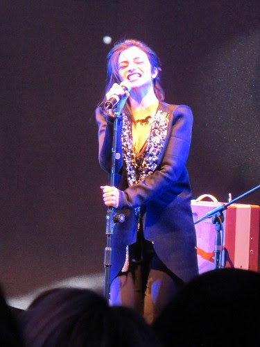 נינט טייב בהופעה בתצוגה של יוסף