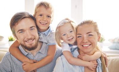 Familia feliz imagenes de familia de tres con frases