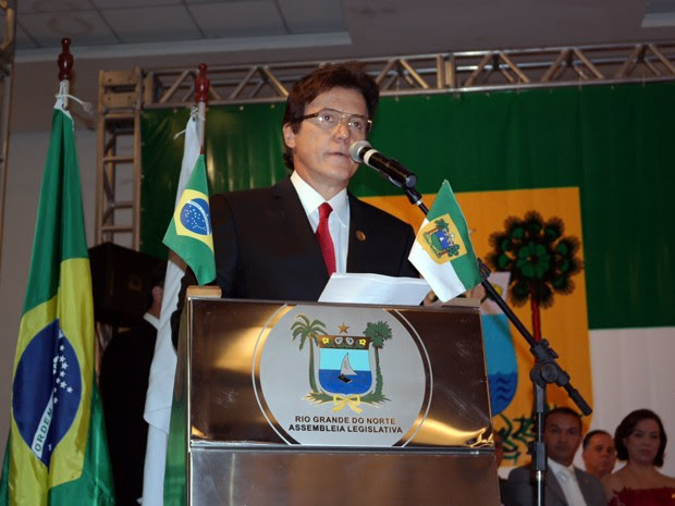 Empossado governador do Rio Grande do Norte, Robinson Faria (PSD) inicia discurso durante posse (Foto: Gabriela Freire/G1)