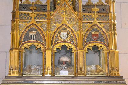 Reliquaire contenant son crâne dans la sacristie de la cathédrale Saint-Pierre-et-Saint-Paul de Nantes