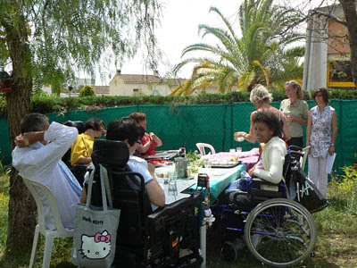 table au jardin.jpg