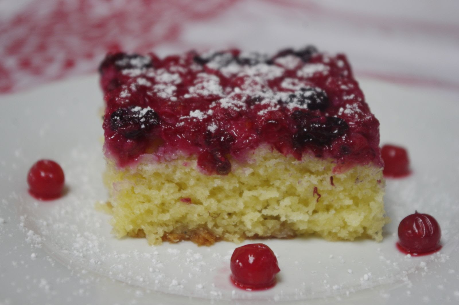 Gateau Renverse Groseilles Cassis Laetycuisine Over Blog Com