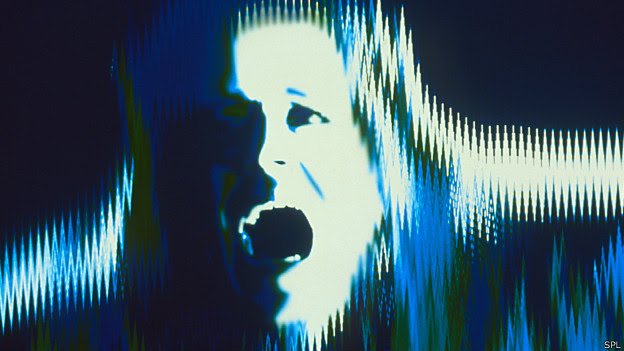 Mujer aterrada